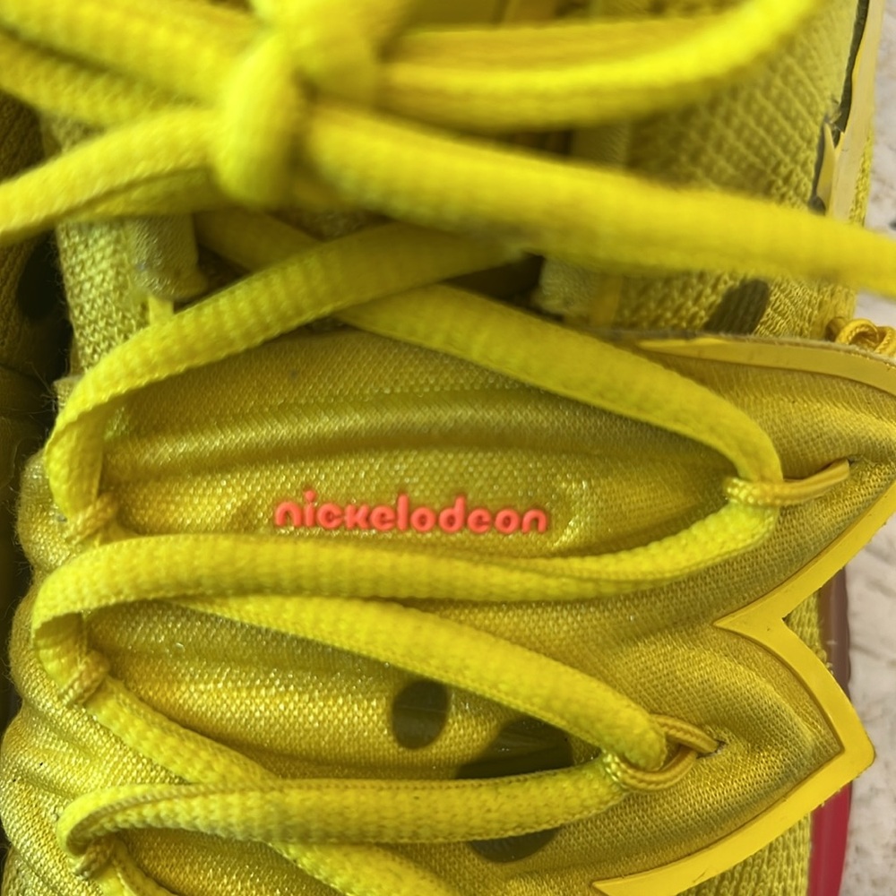 Nike SpongeBob SquarePants yellow 6.5 Big Boy sneaker Kyrie - Picture 12 of 16